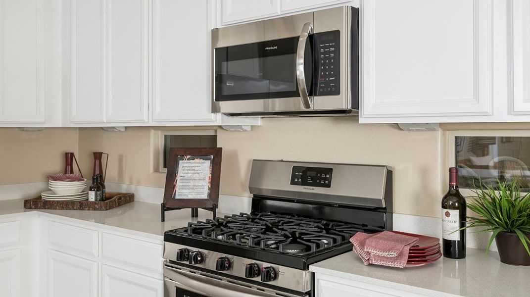 Western Enclave Discovery Barbaro Plan3570 Gas Range Microwave