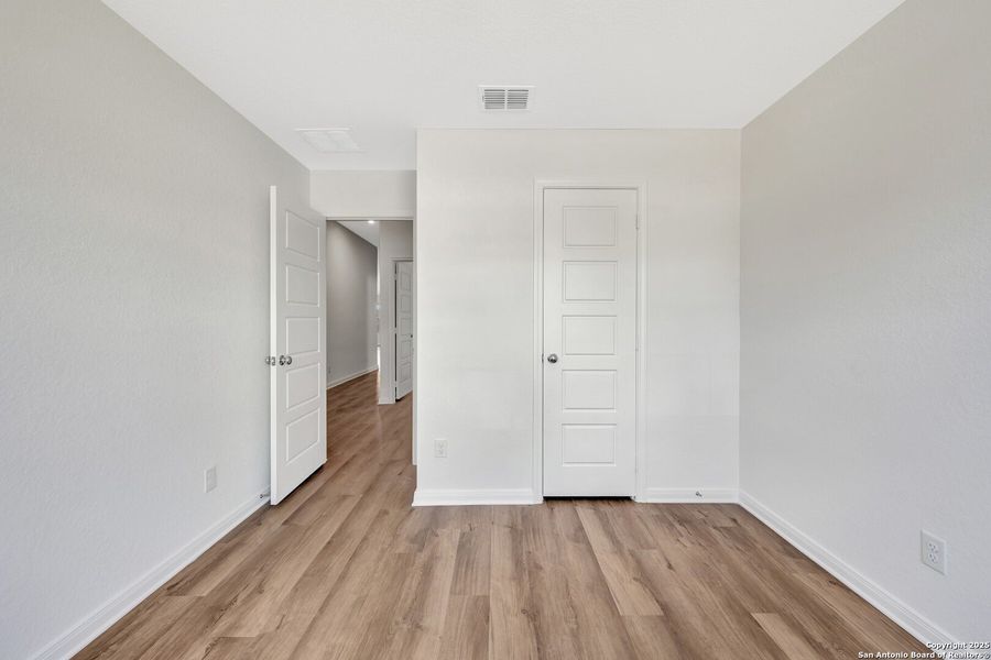 Spacious, unfurnished interior of a new home in Greenspoint Heights, Seguin (Image 39).