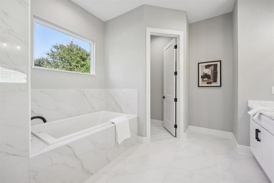 Furnished interior view inside a new home in , Grapevine (Image 31).