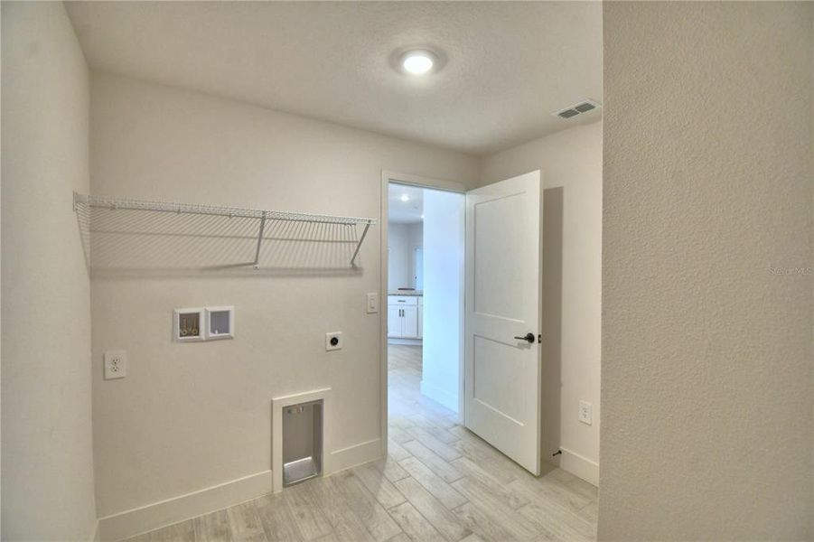 Spacious, unfurnished interior of a new home in Cadence Crossing, Auburndale (Image 31). Spacious, unfurnished interior of a new home in Cadence Crossing, Auburndale (Image 31).