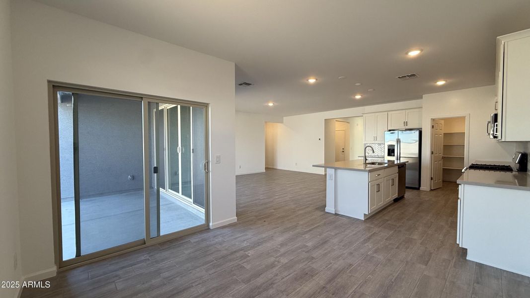 013 - Dining Nook & Kitchen 013 - Dining Nook & Kitchen