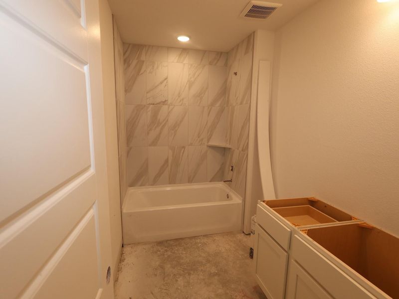 Image 40 of a home in Lago Mar.