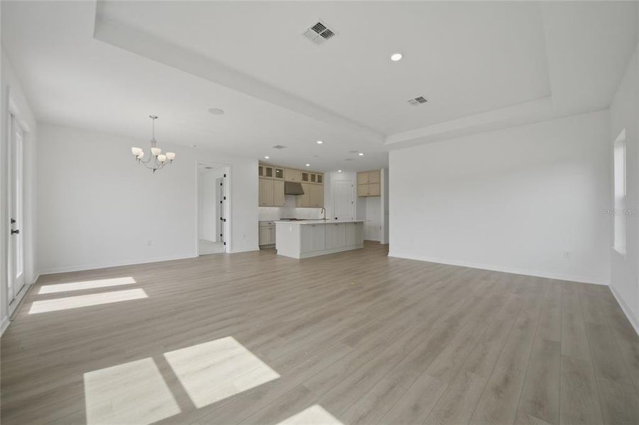 Spacious, unfurnished interior of a new home in Tyson Reserve, St. Cloud (Image 16).