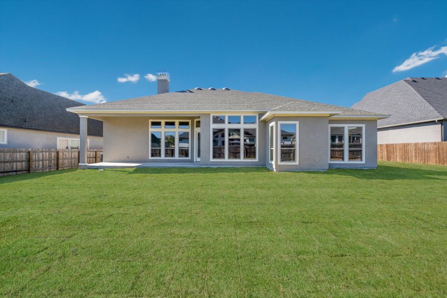 Exterior details and patio area of a home in Harvest Hills, Marion (Image 23).