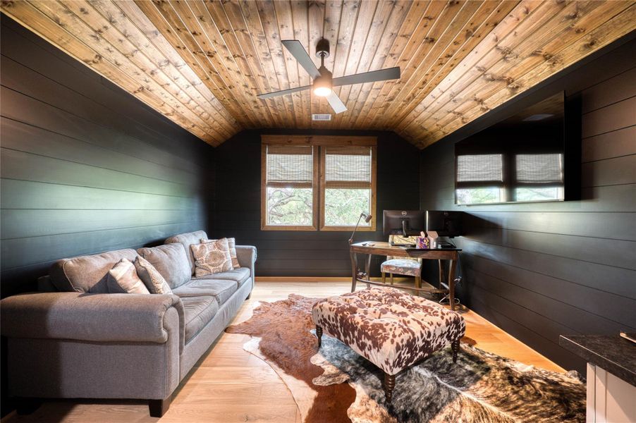 Furnished interior view inside a new home in , Kingsland (Image 24).