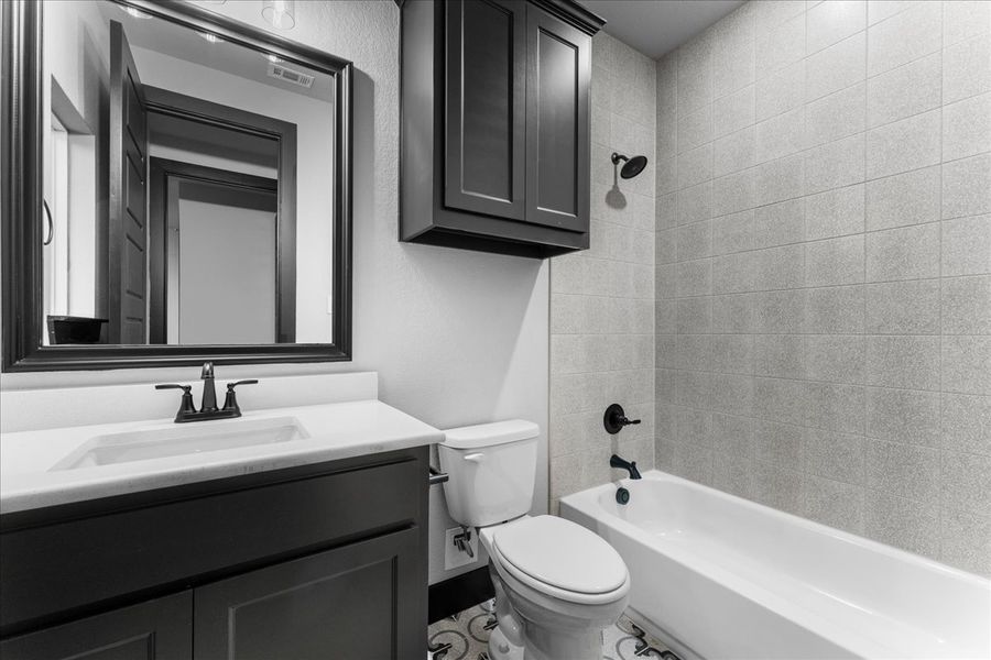 Representative furnished interior of a home built from the The Harper II by Doug Parr Custom Homes in Monarch Manor, Poolville (Image 12).