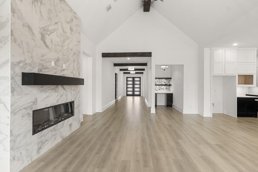 Spacious, unfurnished interior of a new home in COLTON, Todd Mission (Image 23).