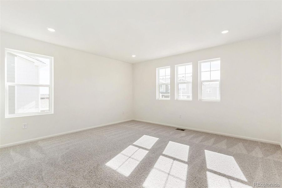 Spacious, unfurnished interior of a new home in Turnberry Villas, Commerce City (Image 22).