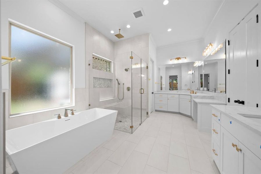 Furnished interior view inside a new home in , Cedar Hill (Image 10).