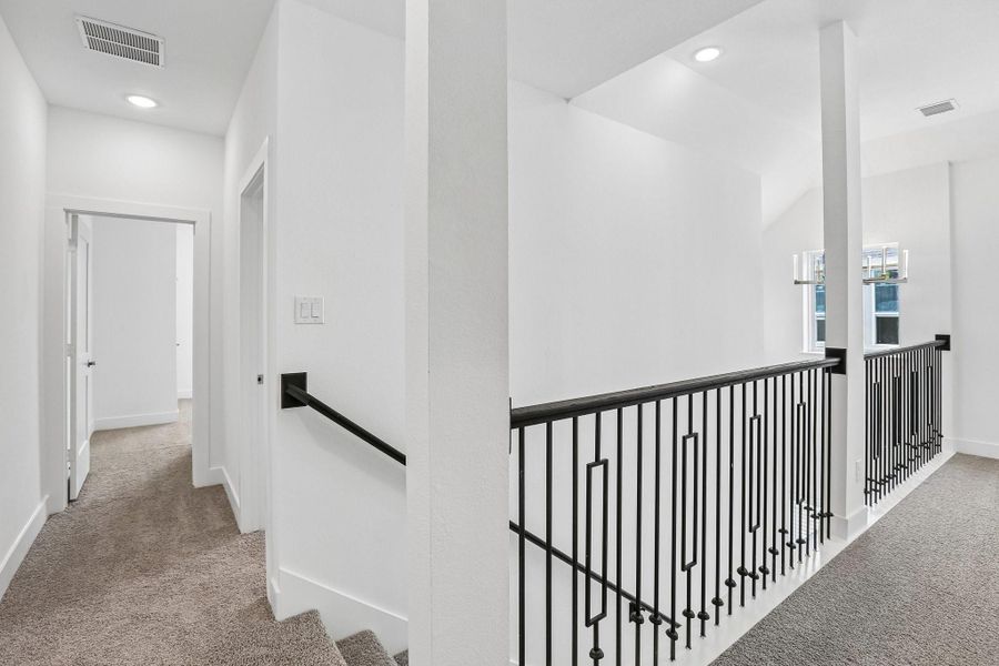 Spacious, unfurnished interior of a new home in Sienna 45', Missouri City (Image 25).