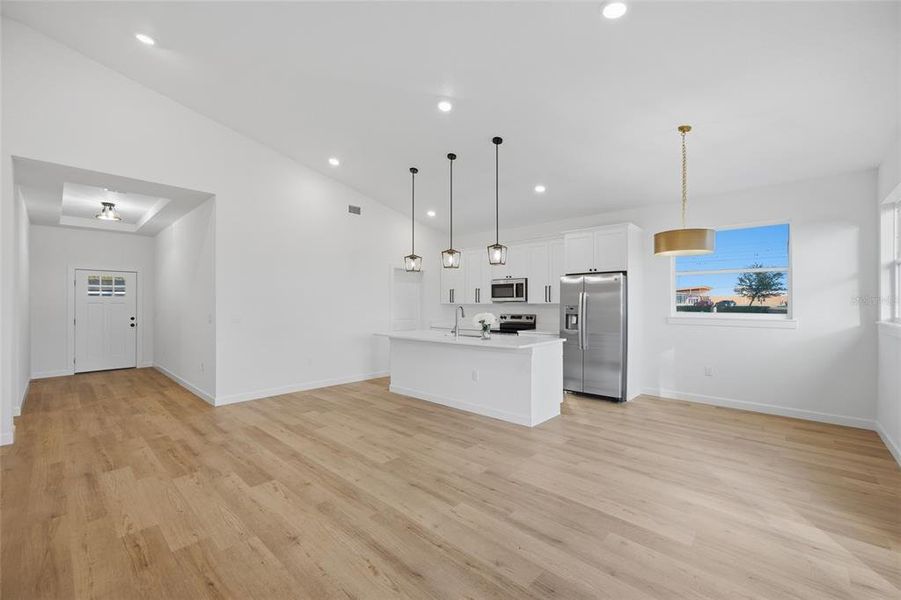 Spacious, unfurnished interior of a new home in , Plant City (Image 33). Spacious, unfurnished interior of a new home in , Plant City (Image 33).