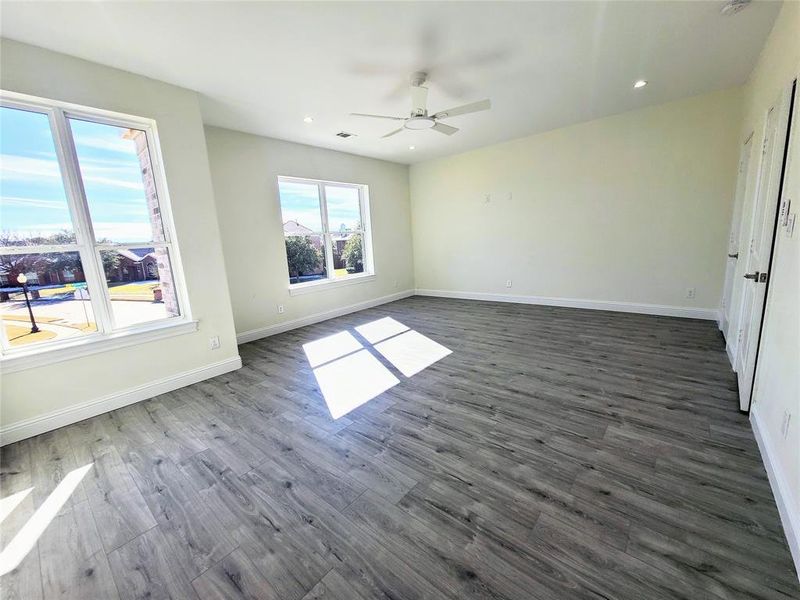 Huge 6th bedroom or flex room or gym with double closets