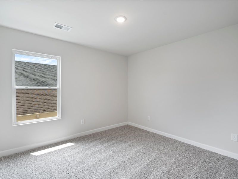 Spacious, unfurnished interior of a new home in Vickery Station, Woodruff (Image 15).