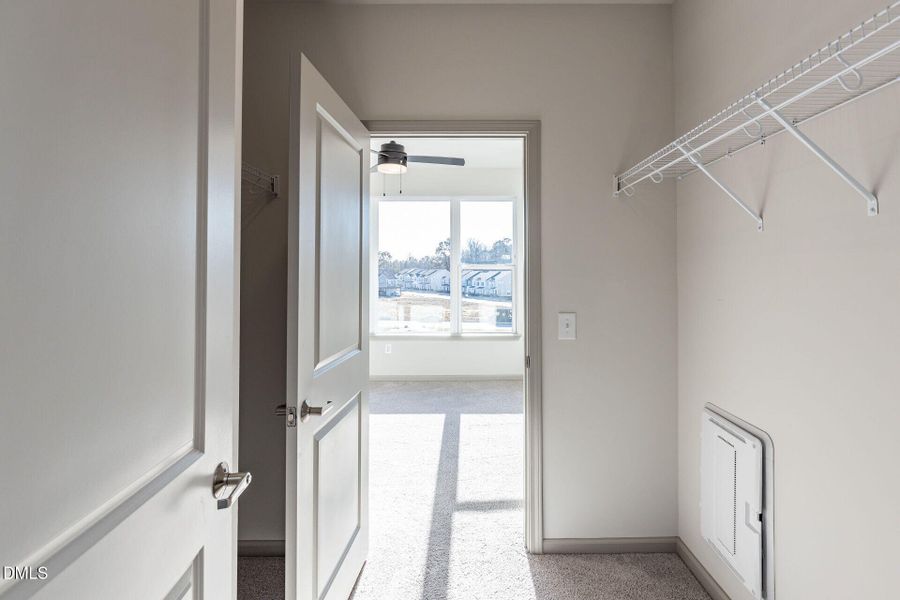 027-1920x1080-bedroom-closet 027-1920x1080-bedroom-closet