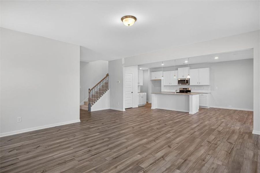 Spacious, unfurnished interior of a new home in Allen Manor, Hoschton (Image 32).