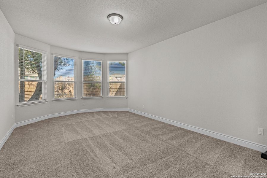 Spacious, unfurnished interior of a new home in Davis Ranch, San Antonio (Image 19). Spacious, unfurnished interior of a new home in Davis Ranch, San Antonio (Image 19).