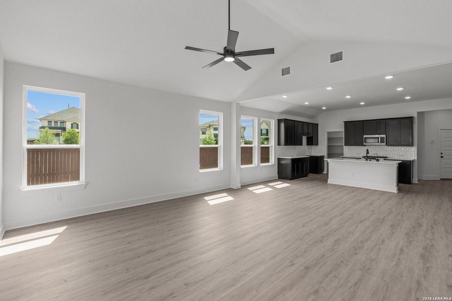 Spacious, unfurnished interior of a new home in Stillwater Ranch, San Antonio (Image 23). Spacious, unfurnished interior of a new home in Stillwater Ranch, San Antonio (Image 23).