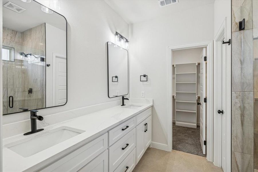 Furnished interior view inside a new home in , Granbury (Image 12).