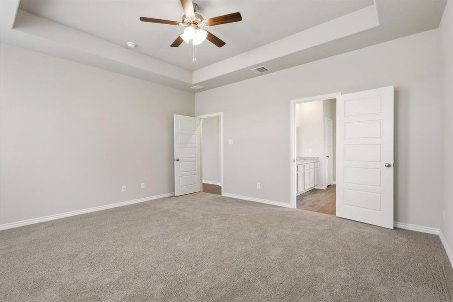 Spacious, unfurnished interior of a new home in Burgess Meadows, Cleburne (Image 20).