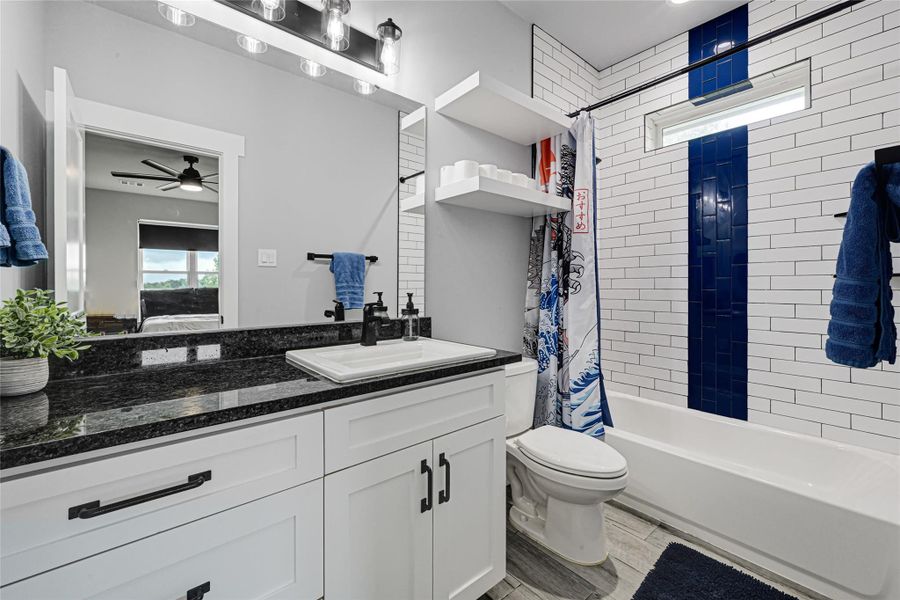 Secondary En-suite bath