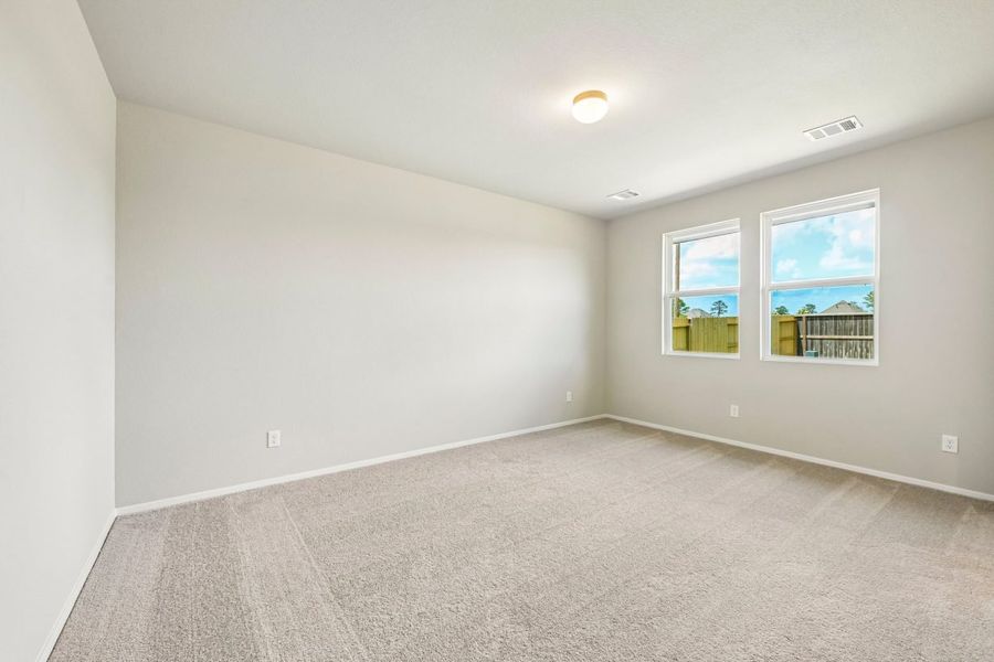 Spacious, unfurnished interior of a new home in Sorella, Tomball (Image 19).