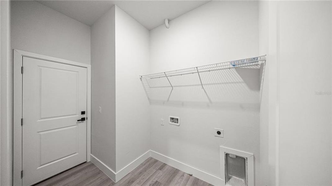 Spacious, unfurnished interior of a new home in , North Port (Image 32).