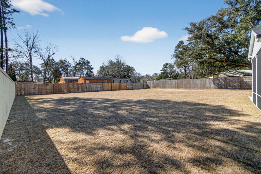 Exterior details and patio area of a home in , Summerville (Image 3).