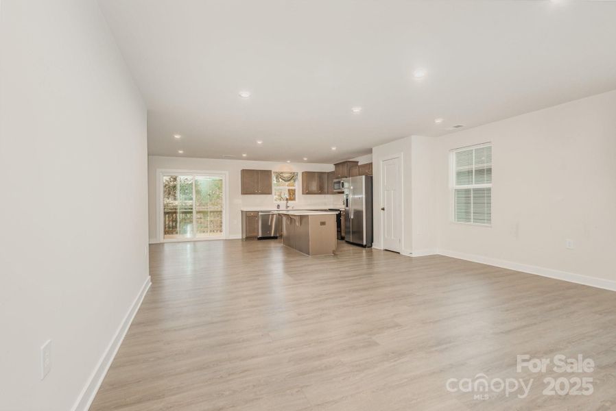 Spacious, unfurnished interior of a new home in , Greenville (Image 27).