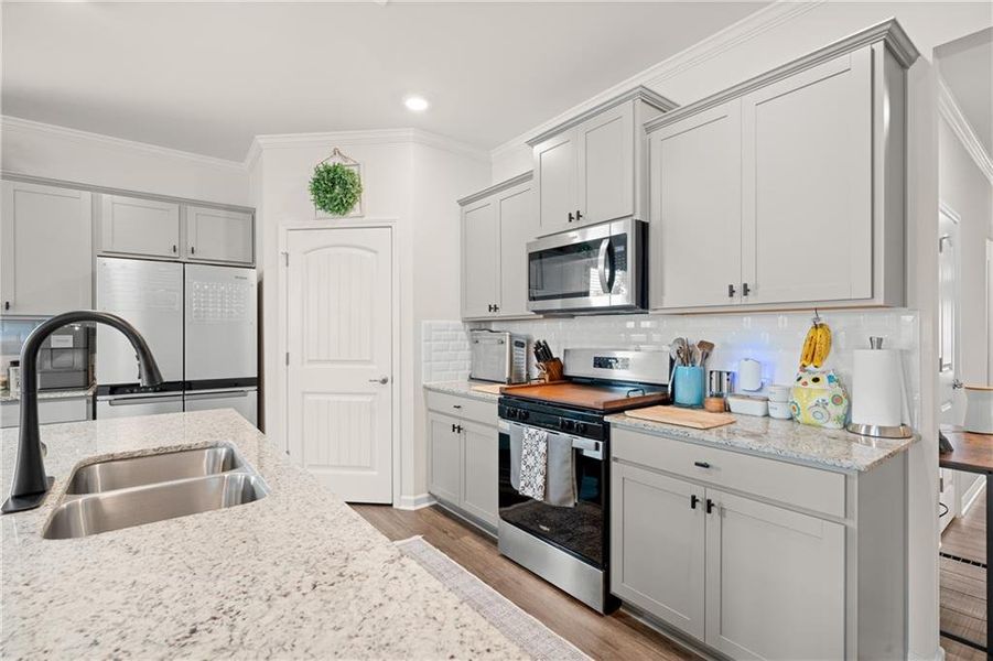 Furnished interior view inside a new home in Lost Creek, Dallas (Image 40).