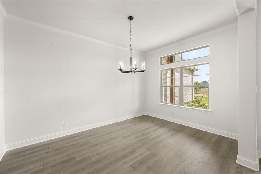 3004 Valley View- Dining room-1 3004 Valley View- Dining room-1