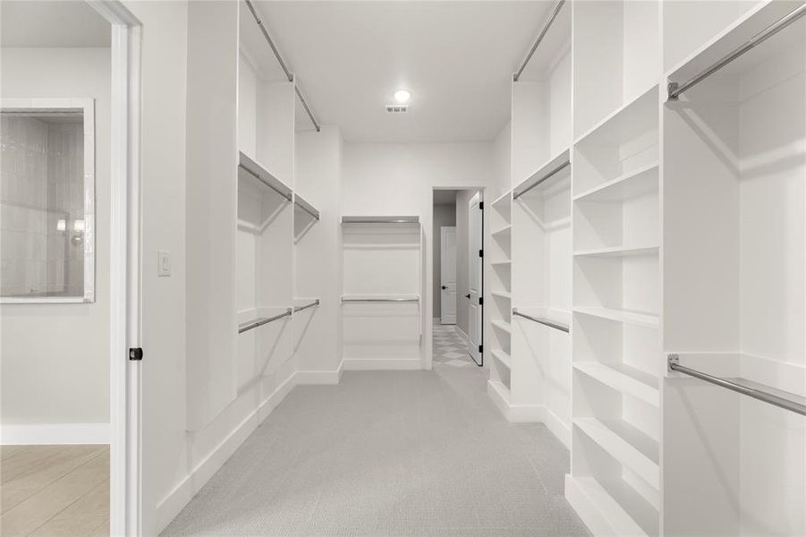 19. 4512 Meander - Closet