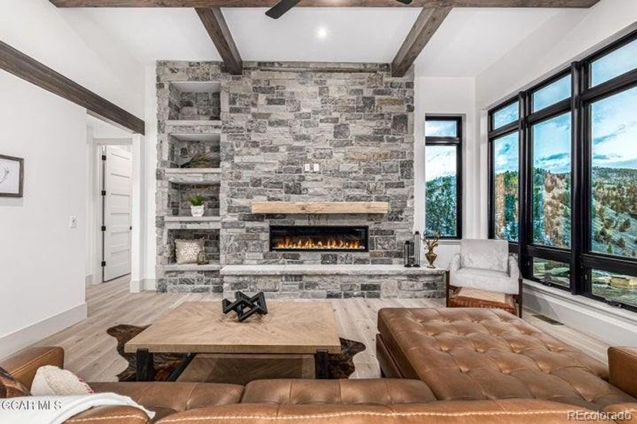 Image 43 of a home in .