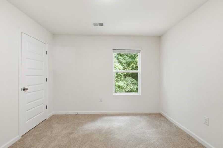 Spacious, unfurnished interior of a new home in , Atlanta (Image 17).