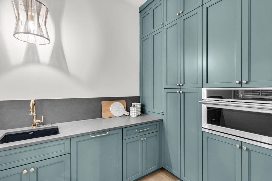 Image 76 of a home in .