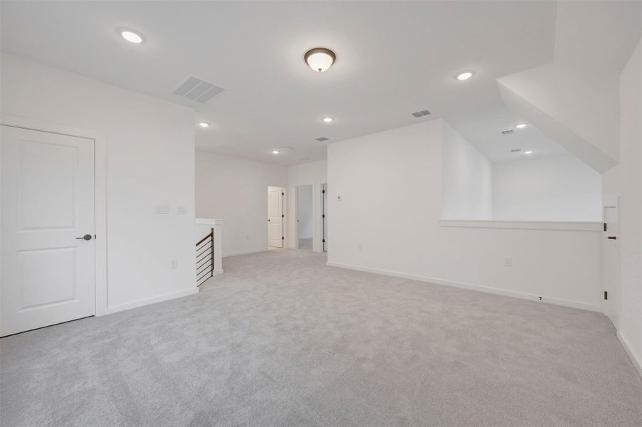 Spacious, unfurnished interior of a new home in Estancia West, Manchaca (Image 27).