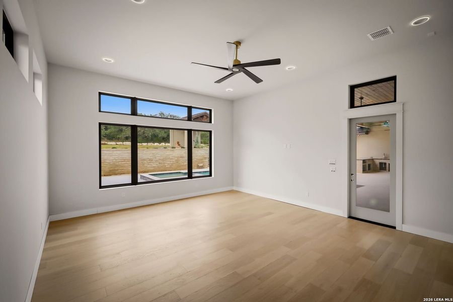 Spacious, unfurnished interior of a new home in , Boerne (Image 39).