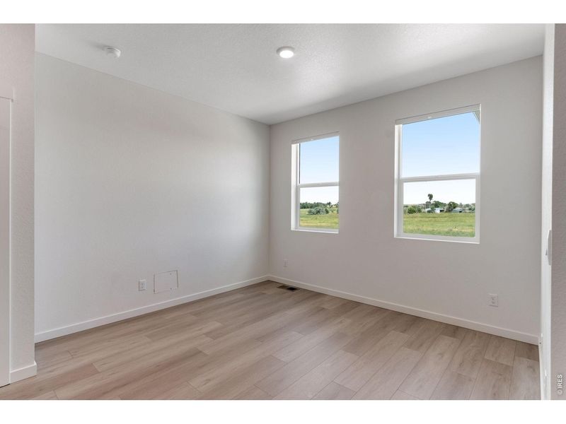Spacious, unfurnished interior of a new home in Vista Meadows, Fort Lupton (Image 20).