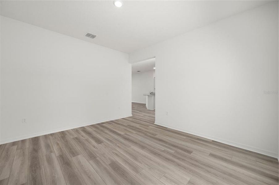 Spacious, unfurnished interior of a new home in Tula Parc, Astatula (Image 13).