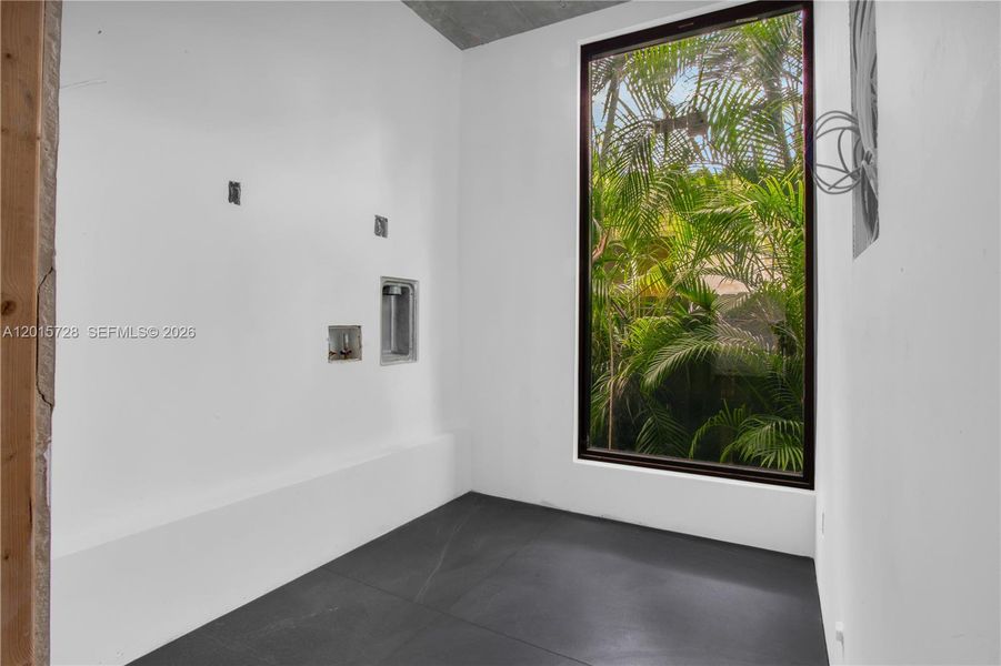 Spacious, unfurnished interior of a new home in , Miami (Image 8).