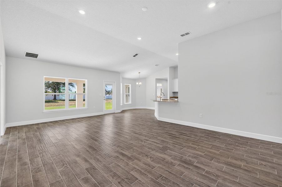 Spacious, unfurnished interior of a new home in Hill Country Estates, Dade City (Image 17).