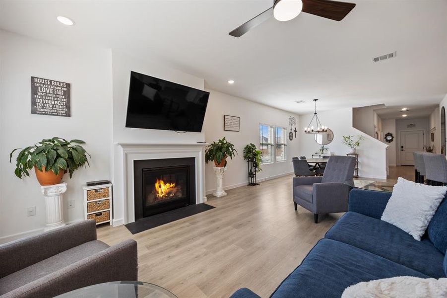 Furnished interior view inside a new home in Rolling Ridge, Van Alstyne (Image 8).