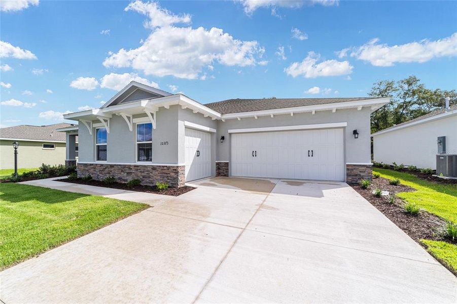 Exterior details and patio area of a home in , Ocala (Image 23).