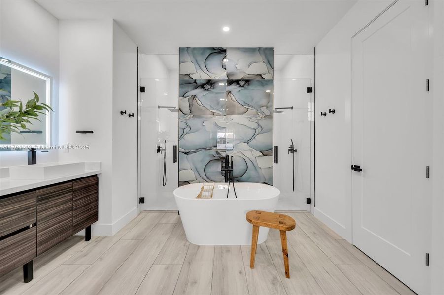 Furnished interior view inside a new home in , Cape Coral (Image 12).