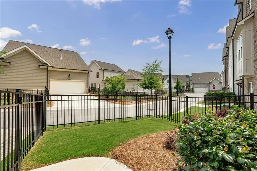 Community amenities in , Peachtree Corners (Image 43).