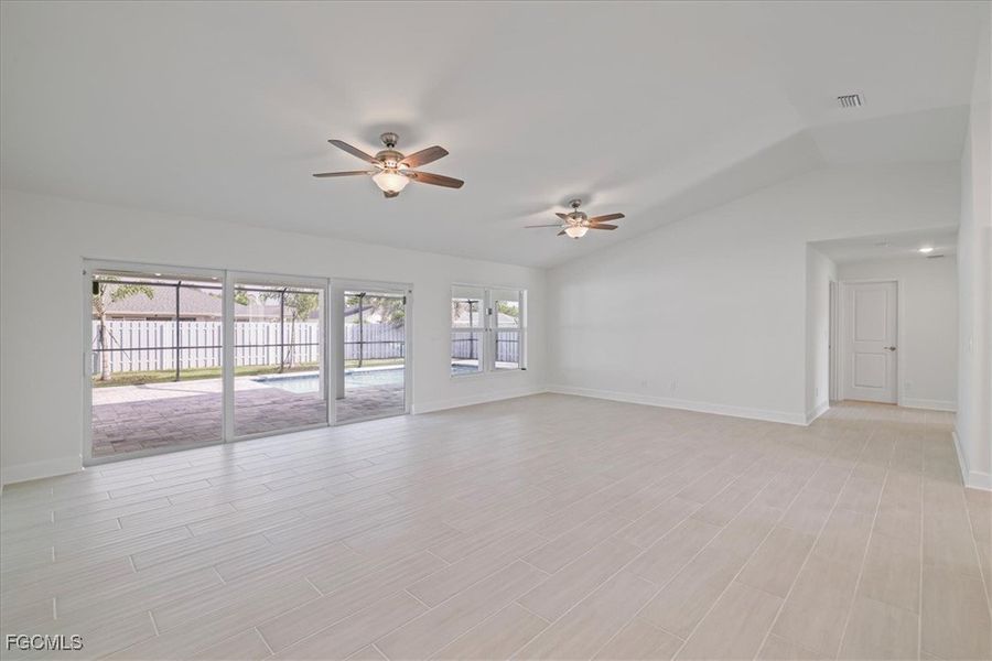 Spacious, unfurnished interior of a new home in Cape Coral, Cape Coral (Image 16).