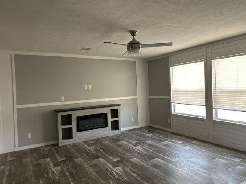 Spacious, unfurnished interior of a new home in , Pawnee (Image 8).
