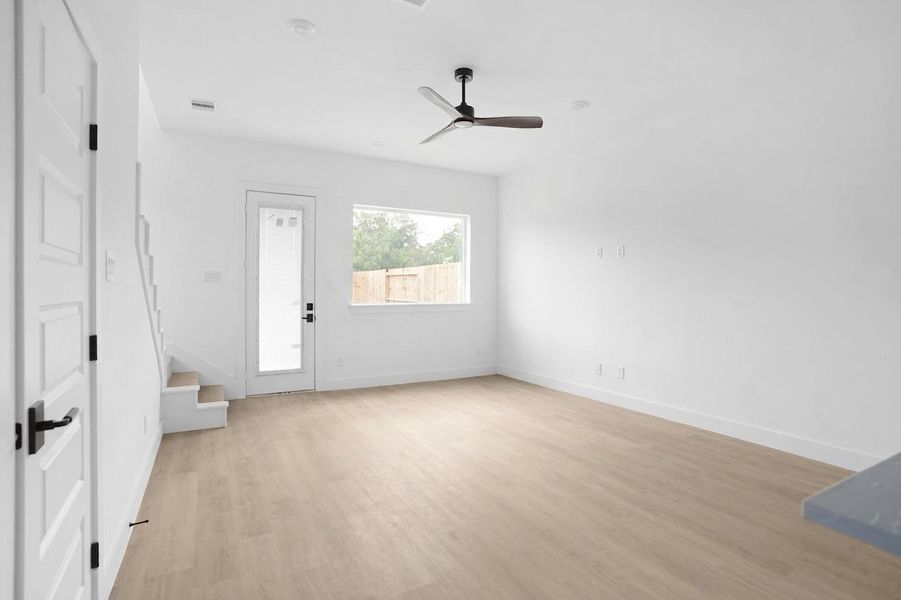 Spacious, unfurnished interior of a new home in , Houston (Image 14).