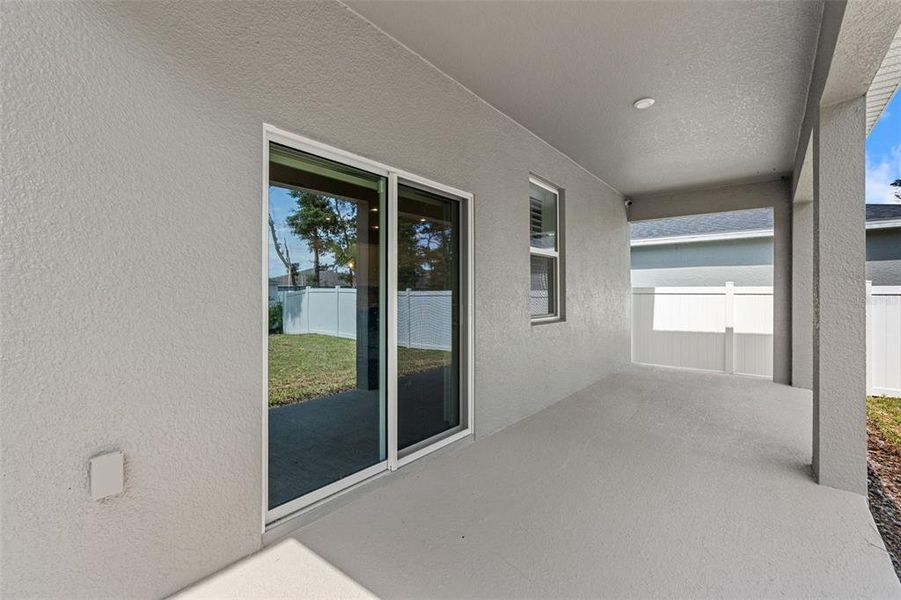Exterior details and patio area of a home in , Deland (Image 33).