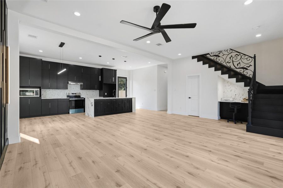 Spacious, unfurnished interior of a new home in , Channelview (Image 19).