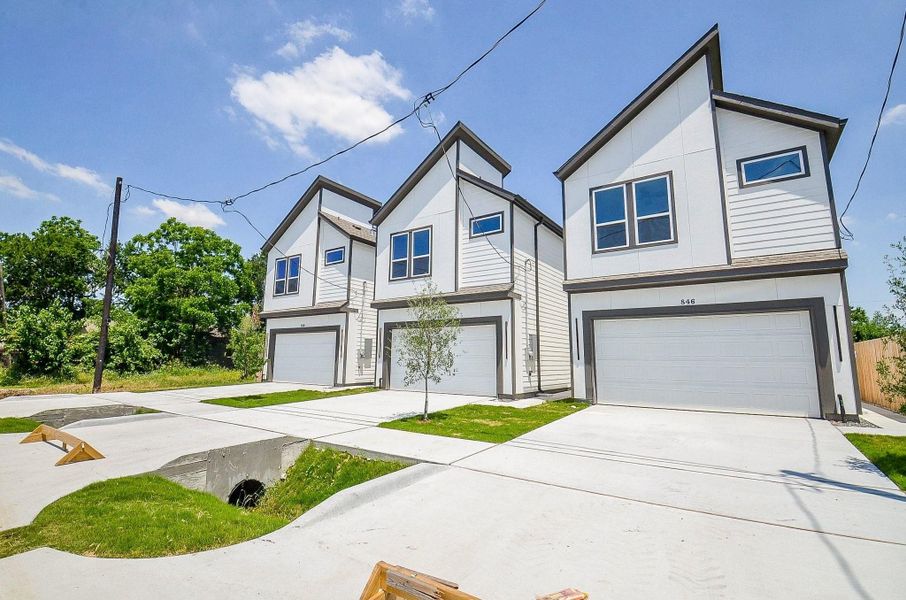 Front exterior of a new home in , Houston, TX, highlighting curb appeal (Image 17). Front exterior of a new home in , Houston, TX, highlighting curb appeal (Image 17).